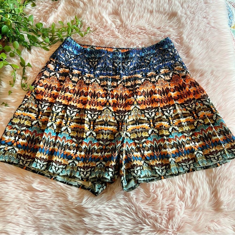 Bebe Y2K Colorful Orange Blue Boho Western High Waisted‎ Pleat Front Shorts Sz 0